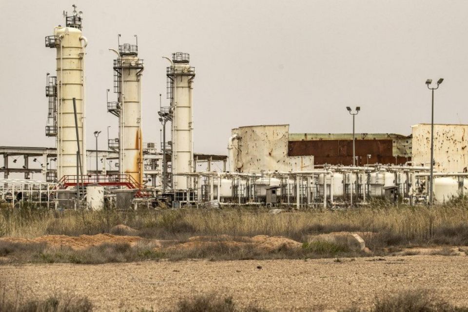 أزمة المشتقات النفطية تضع مصير &quot;محروقات&quot; على المحك