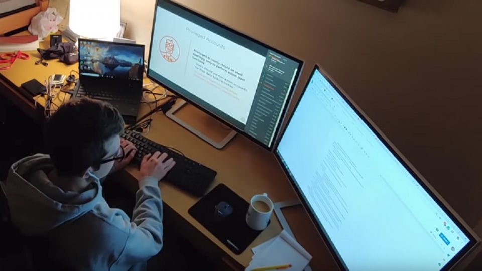 كلمات لا ينبغي استخدامها كرمز سري على الإنترنت