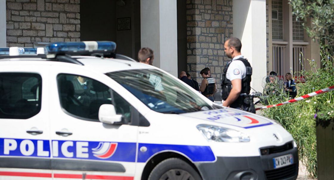 الشرطة الفرنسية تعتقل المواطنين المخالفين لفَرَمَان التقشّف بالمياه وتنصب لهم الكمائن