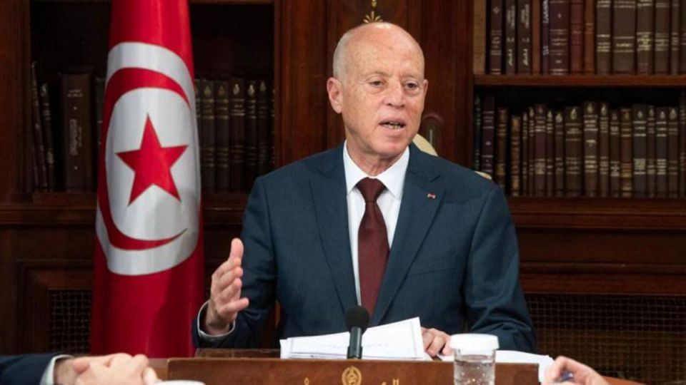 الرئيس التونسي يتحدث عن قائمة بـ460 شخصاً لمحاسبتهم على نهب 5 مليارات دولار