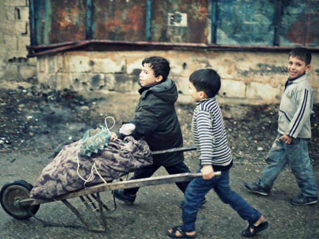 السباق الى الحل