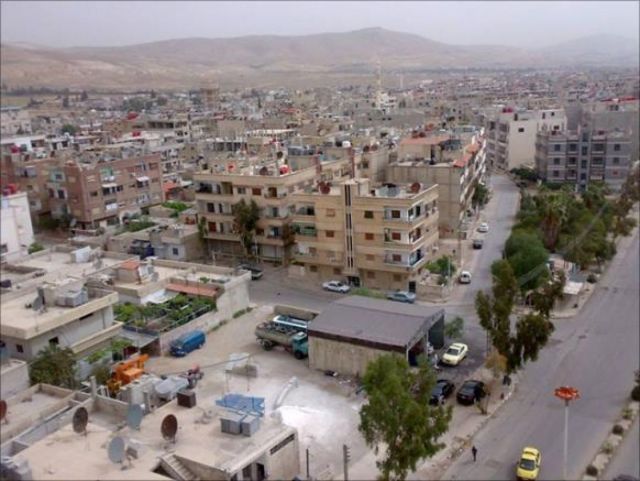 معضمية الشام تعاني نقص رغيف الخبز