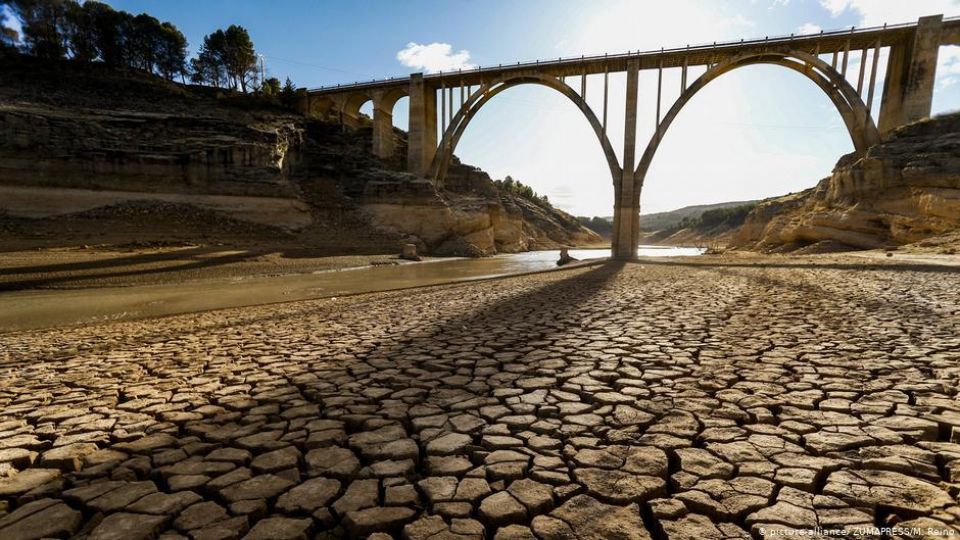 تطاول الأمواج الحرارية وزيادة تواترها عالمياً