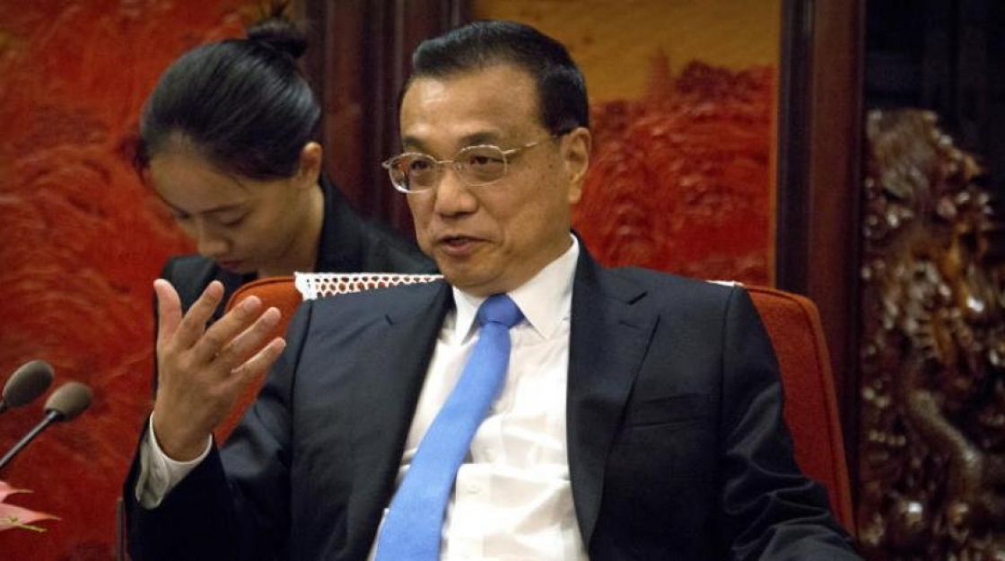 رئيس وزراء الصين يتعهد بخفض الرسوم الجمركية