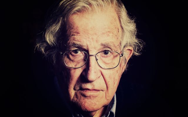 كورونا يعرّي تشومسكي أيضاً