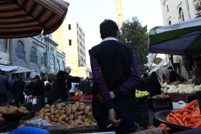 137 ألف ليرة شهرياً للغذاء اتجاهان ضروريان في تخفيض التكلفة