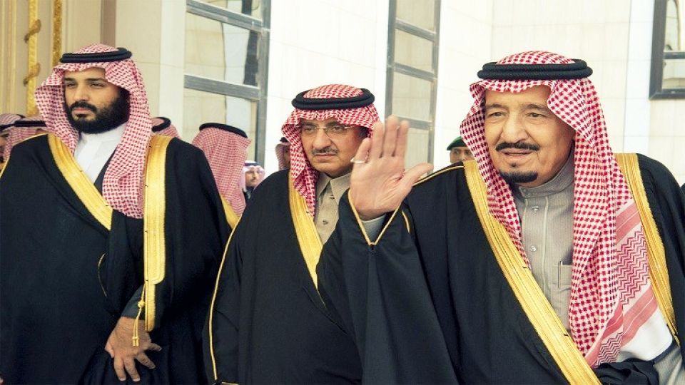 جاء في القرار: يكون الحكم في أبناء الملك المؤسس، عبد العزيز بن عبد الرحمن الفيصل آل سعود وأبناء الأبناء، ويبايع الأصلح منهم للحكم