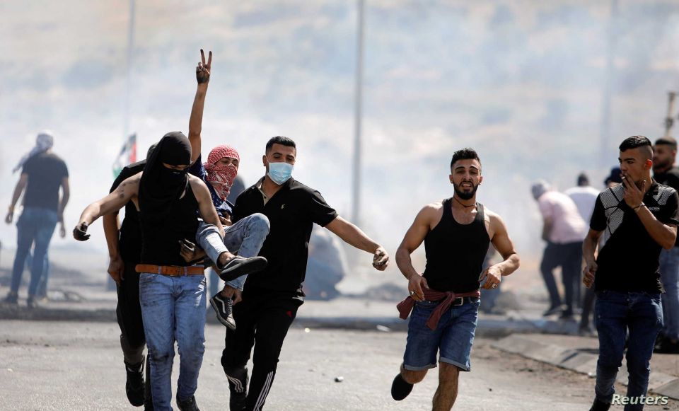 أهالي بيتا بنابلس يستنكرون رفض مستشفى فلسطيني استقبال جرحى مواجهاتهم مع العدو