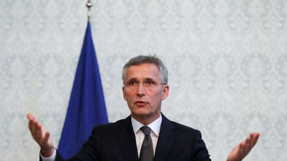 ستولتنبرغ يشكك في جدوى تشكيل جيش أوروبي بديلاً للناتو