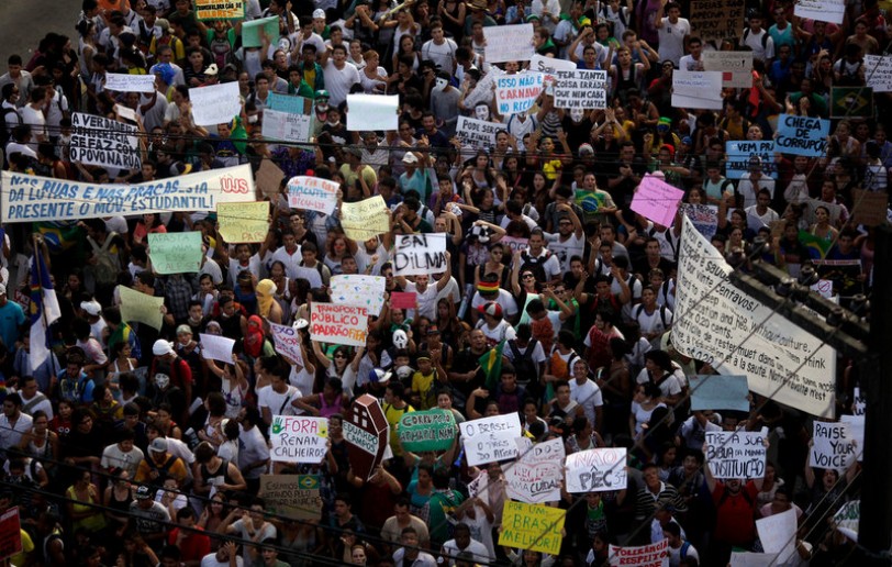 احتجاجات على إقالة روسيف في البرازيل