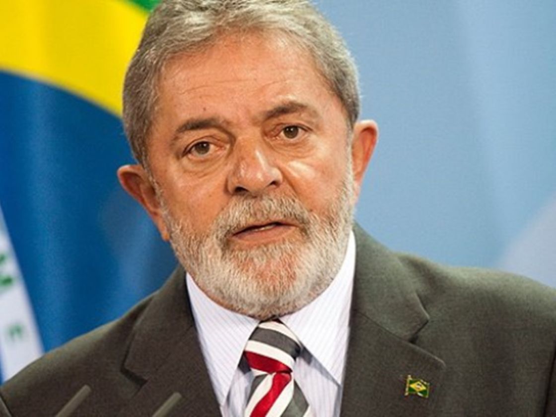 إلغاء الأحكام ضد الرئيس البرازيلي السابق لولا دي سيلفا وأنصاره يحتفلون بحذر