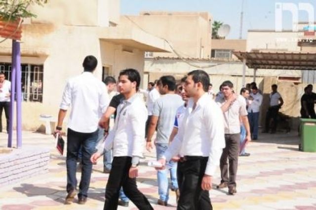 طلاب الشهادات في ريف دير الزور... ممنوع تقديم الامتحانات!!