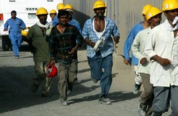 العمال في قطر يتعرضون لـ&laquo;العبودية المعاصرة&raquo;