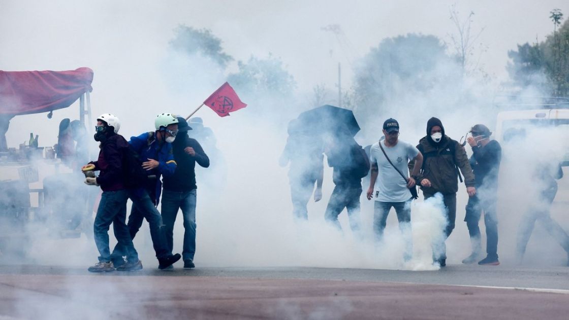 أزمة سياسية في فرنسا: الجمهورية الخامسة في اختبار البقاء!
