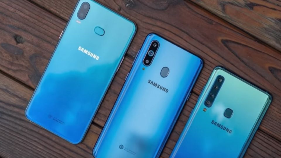 سامسونغ تعلن عن هاتفين جديدين