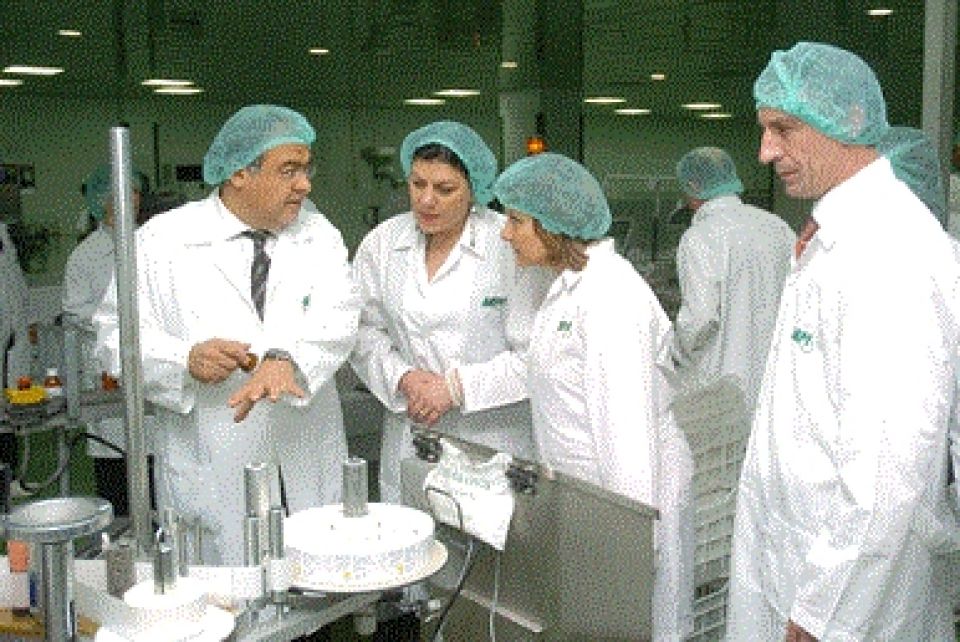 اضراب شركة المتوسط للصناعات الدوائية ... الإدارة تتلاعب والعمال يُضربون