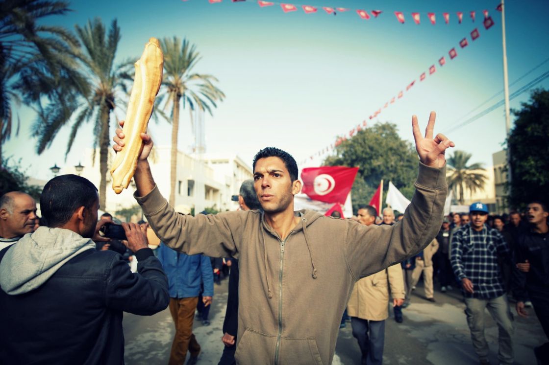 تونس تبيع سندات بقيمة بليون دولار