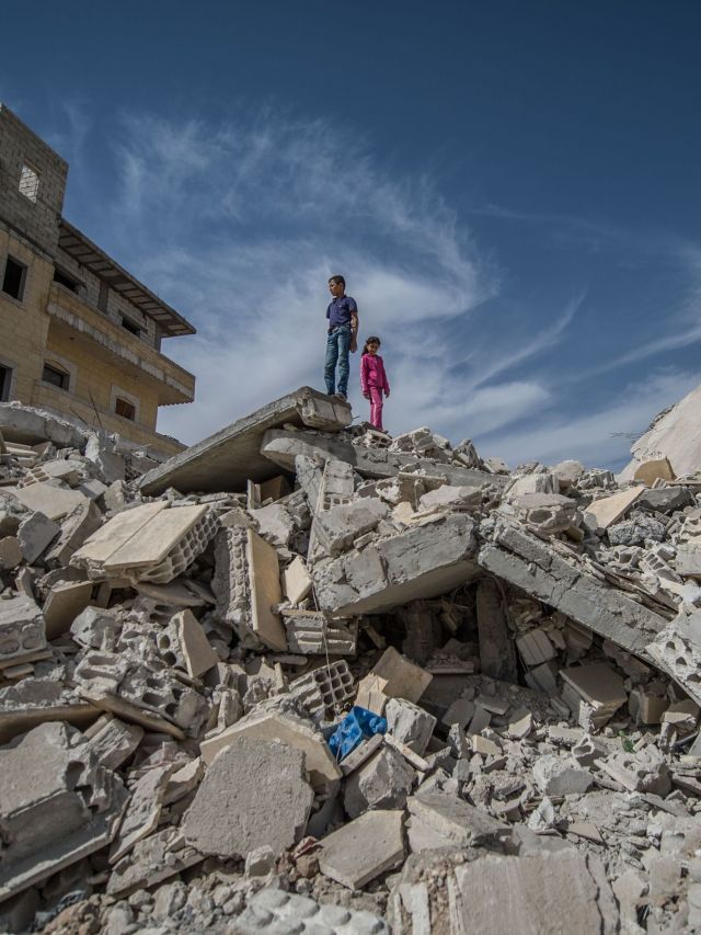 التراجع الأمريكي  وملء الفراغ