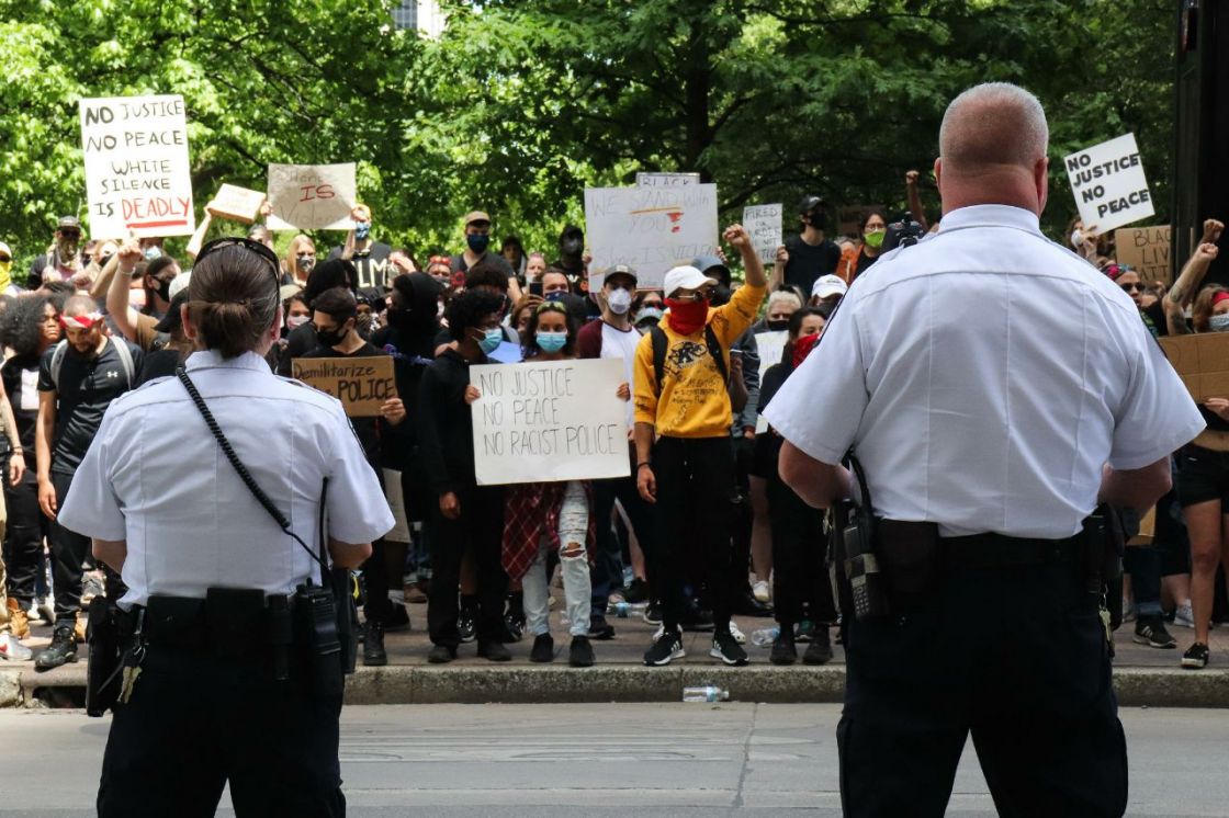 في أوهايو، المئات يحتشدون ضد الشرطة لقتلها رجلاً أسود