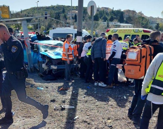 قتيل &laquo;إسرائيلي&raquo; و8 إصابات (2 ميئوس منها) بعملية دهس بالقدس المحتلة
