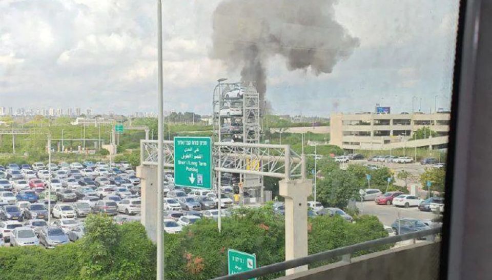 الكيان يُقرّ بسقوط صاروخ يمني في مطار بن غوريون وتعليق الرحلات الجوية