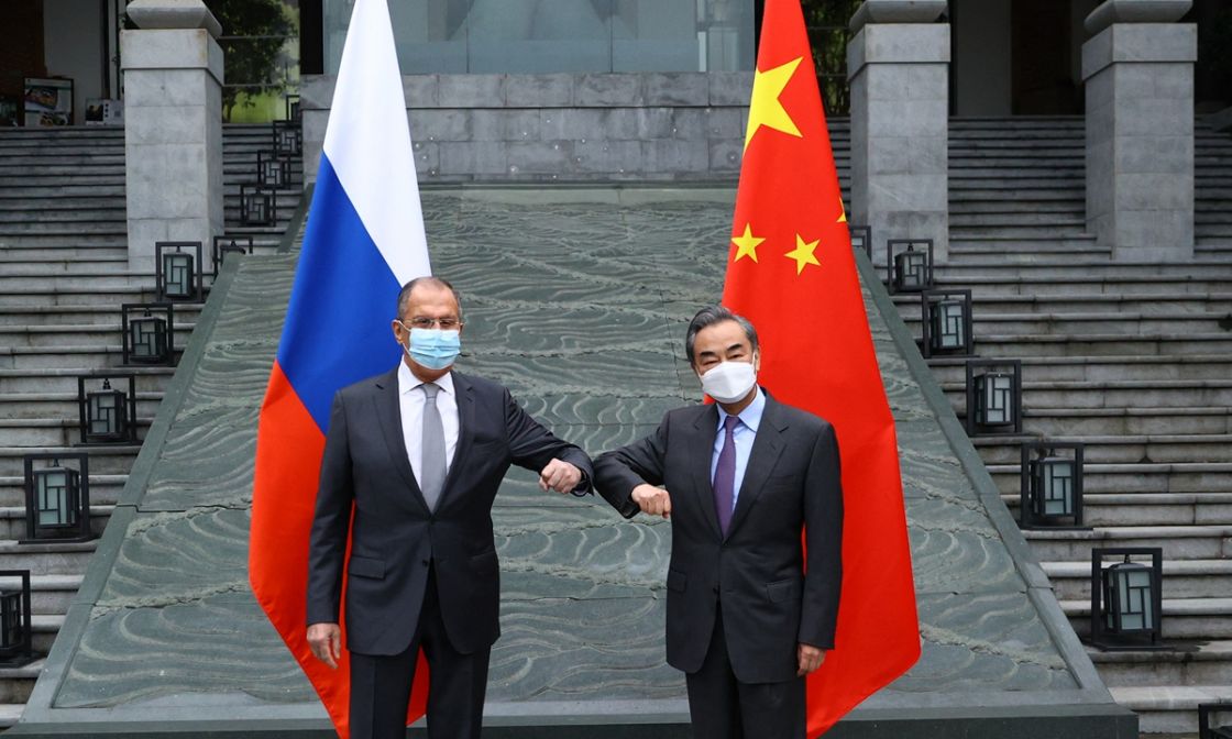 موسكو وبكين تؤكدان رفضهما للعقوبات الغربية أحادية الجانب