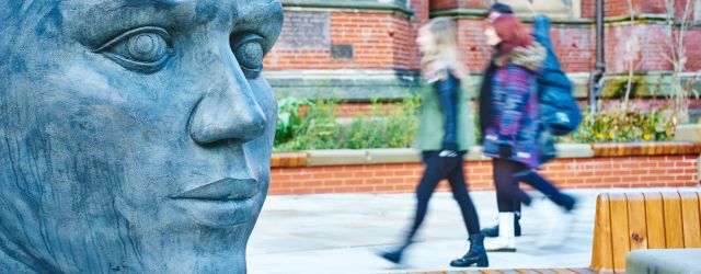 أي إنسان على أعتاب العالم الجديد؟