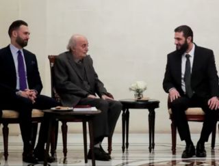 جنبلاط يحذّر من المكائد "الإسرائيلية" التفتيتية في سوريا والمنطقة ويطلب موعداً للقاء الشرع