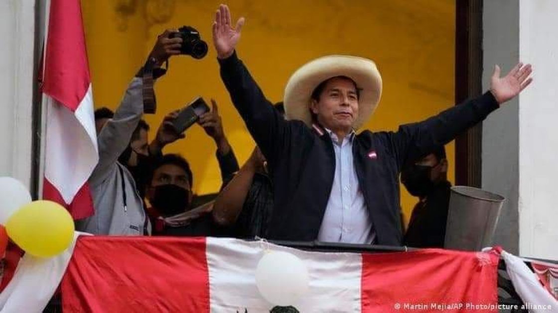 البيرو: اقتراب فوز اليساري بيدرو كاستيو برئاسة البلاد