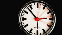 الزمن.. سريع أم بطيء؟!