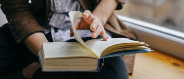 وسائل التواصل ورهان تشيخوف!