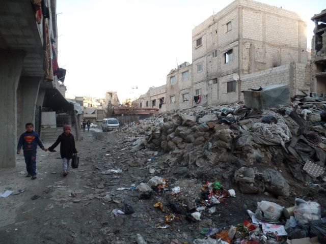 بدنا نعيش.. والزبالة لازمها ترحيل