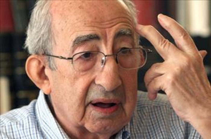 محمد دكروب: كتابة القصة حوّلتني ناقداً