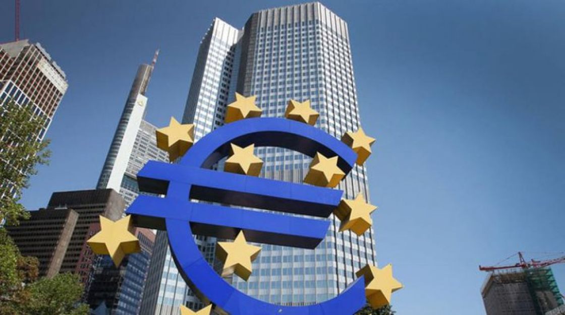 «المركزي الأوروبي» يلمّح لزيادة الفائدة بوتيرة أكثر بطئاً