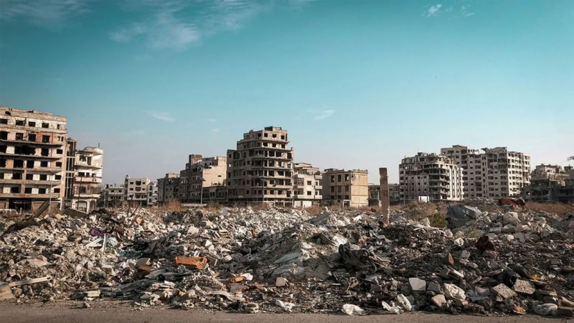 إلغاء تجميد التعديلات التنظيمية... هل تُفتح أبواب التنمية أم أبواب الامتيازات؟