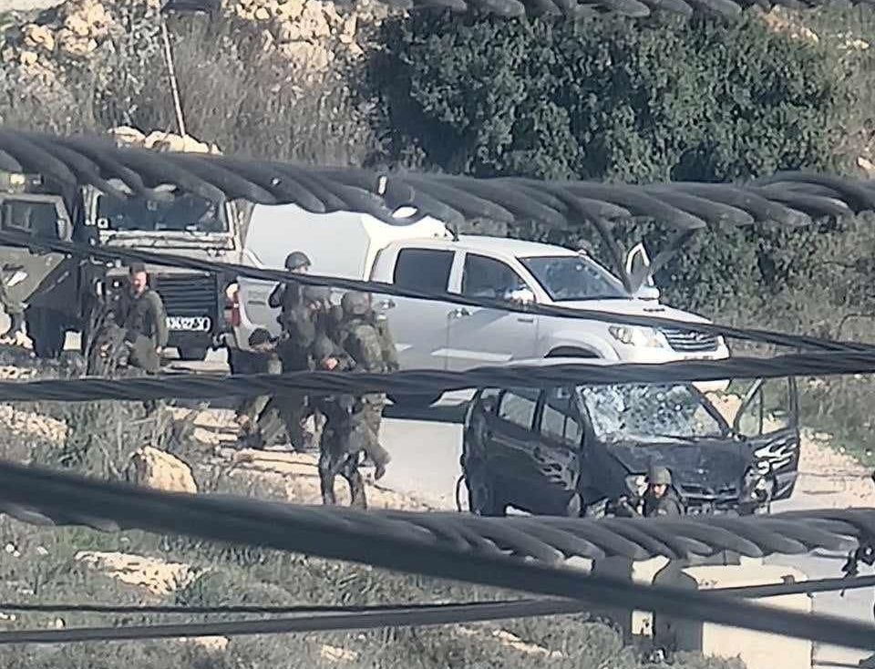 عملية دهس بالخليل توقع إصابات بجنود الاحتلال