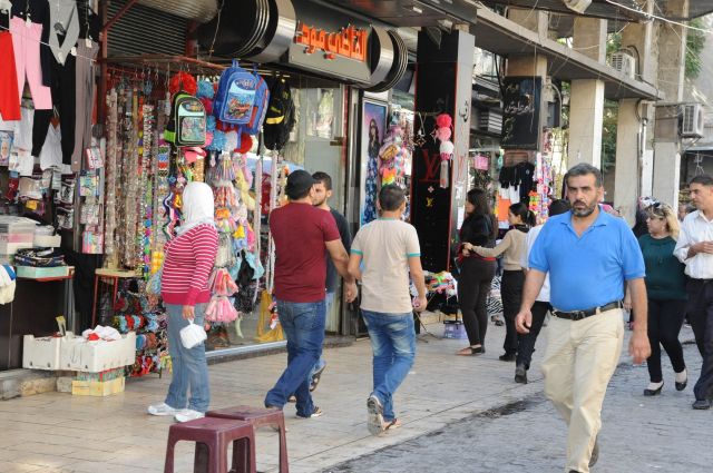 الولايات المتحدة (تقصف) والليبرالية السورية تنتعش!