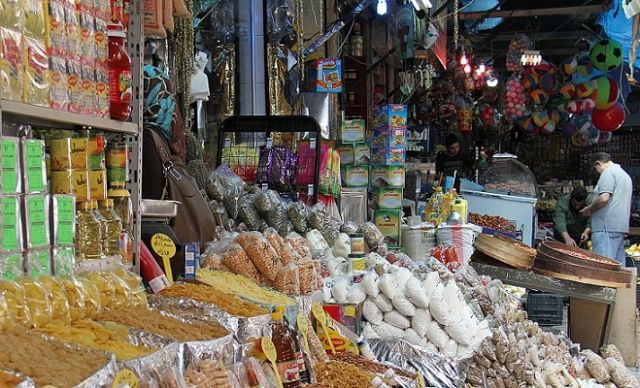 معمل (كويفي) للكونسروة.. استغلال للأزمة واستغلال ظالم للعمال