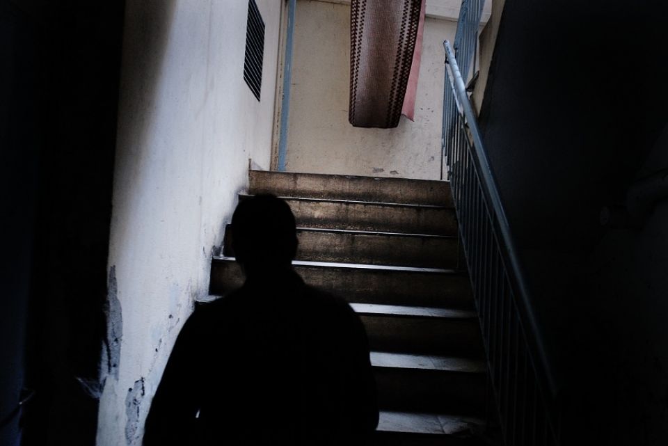 نحن حاذقون والواقع كاذب!