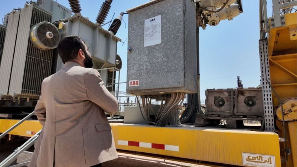 بعد الكهرباء... لم يبقَ من جهاز الدولة إلّا العصا!