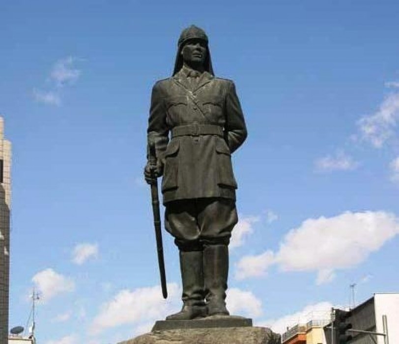 ميسـلـون: التحــدي .. والاستجابة