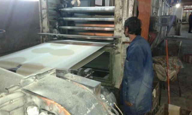 مخبز آذار في السويداء: تبت يدا الفساد الكبير وتب ماله وما كسب؟!