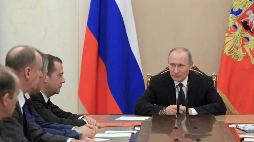 بوتين يبحث مع مجلس الأمن الروسي التسوية بسورية