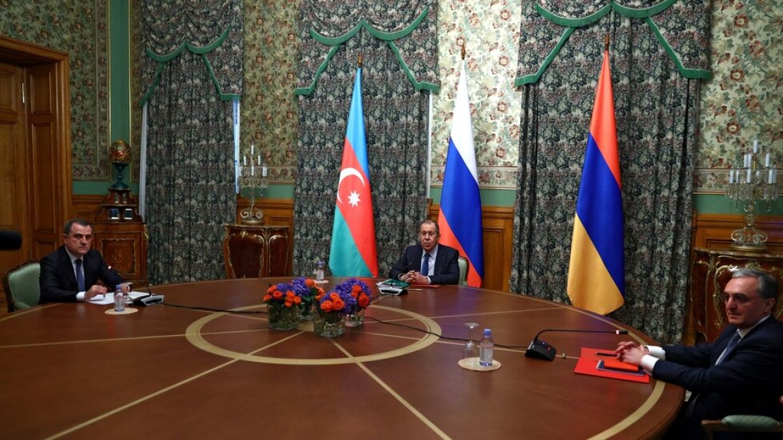 لافروف يجري محادثات هاتفية مع وزيري خارجية أذربيجان وأرمينيا
