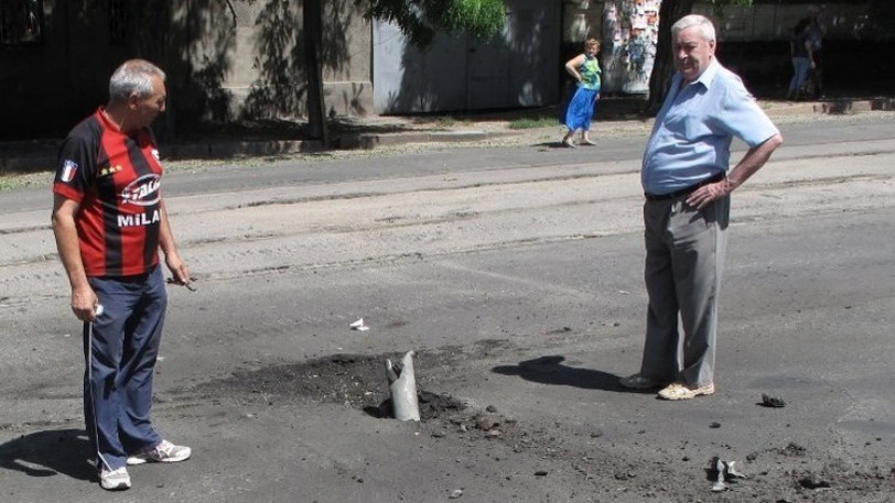 مقتل 3 مدنيين وإصابة 10 جراء قصف مدينة لوغانسك