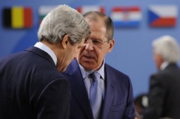 لافروف يؤكد لكيري ضرورة احترام السيادة السورية