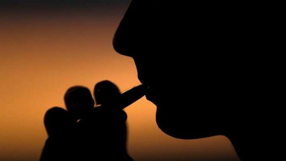 دراسة تكشف عن أخطار قاتلة في السجائر الإلكترونية