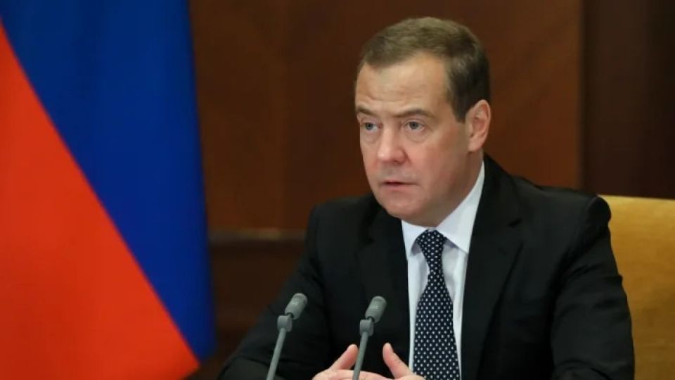 ميدفيديف: أوروبا لن تحصل على كميات الغاز المطلوبة إذا «لوت ذراع» روسيا
