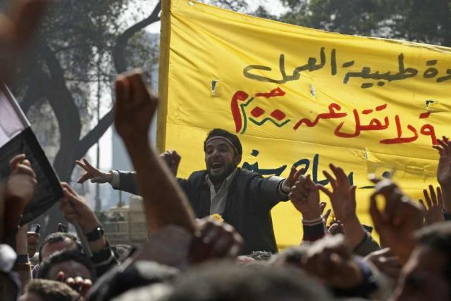 بصراحة : الإضرابات العمالية في مصر بين النضال السياسي والاقتصادي