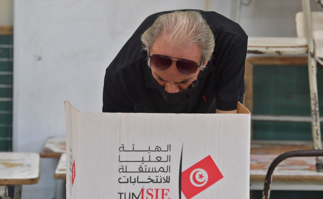 تونس.. انتخابات ضعيفة وأزمة اقتصادية كبيرة